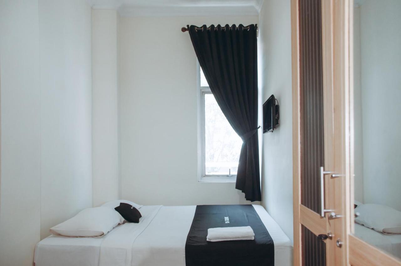 Ds Colive Peterongan Hotel Semarang Buitenkant foto