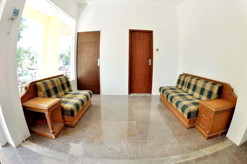 Ds Colive Peterongan Hotel Semarang Buitenkant foto